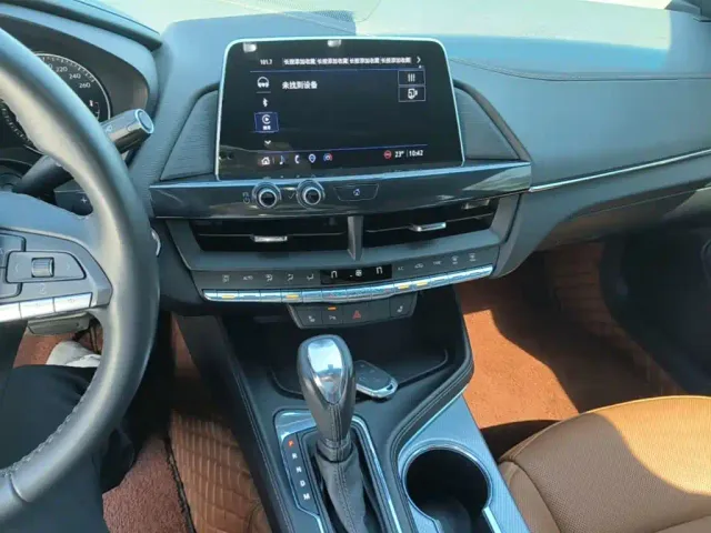 Cadillac CT4 — Фото автомобиля 12