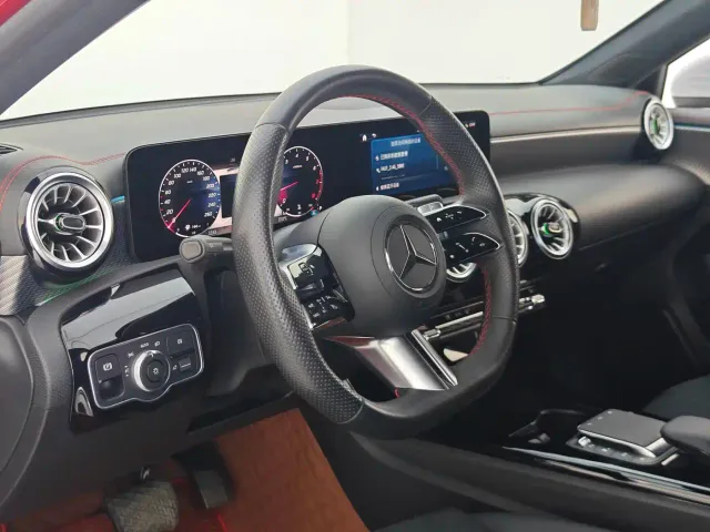 Mercedes-Benz A-Class — Фото автомобиля 26