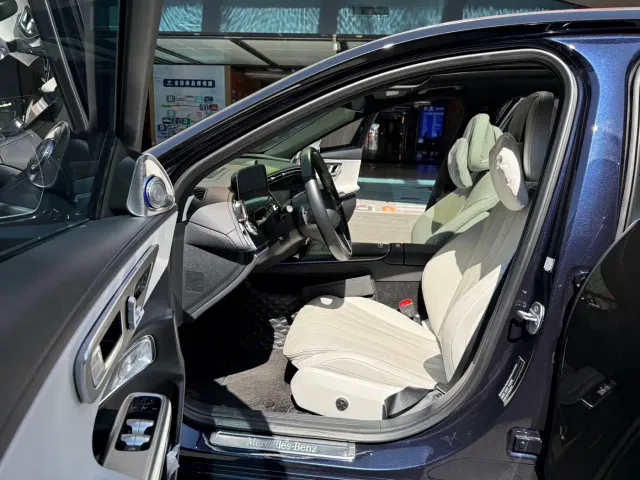 Mercedes-Benz E-Class — Фото автомобиля 4