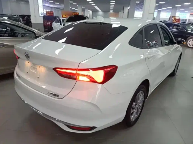 Buick Verano — Фото автомобиля 6