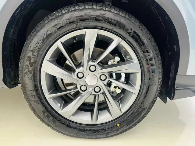 Geely Binyue — Фото автомобиля 15