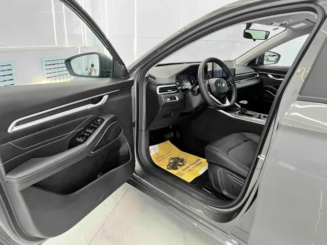 Geely Emgrand — Фото автомобиля 16