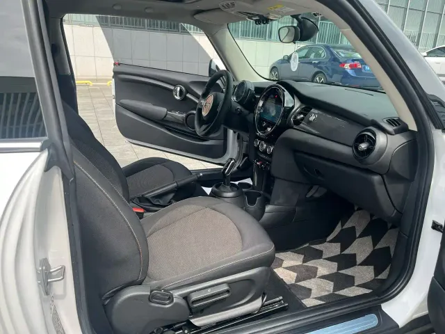 MINI Hatch — Фото автомобиля 13