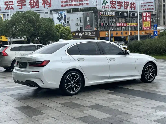 BMW 3 Series — Фото автомобиля 5