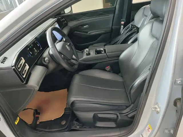 BYD Qin L — Фото автомобиля 14