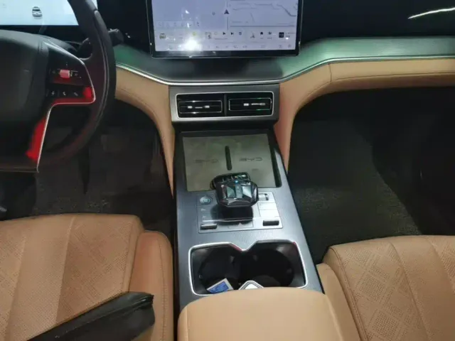 BYD Song L DM-i — Фото автомобиля 13