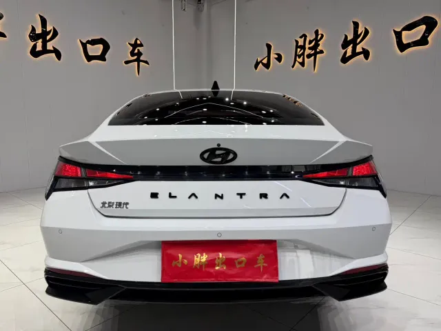 Hyundai Elantra — Фото автомобиля 5