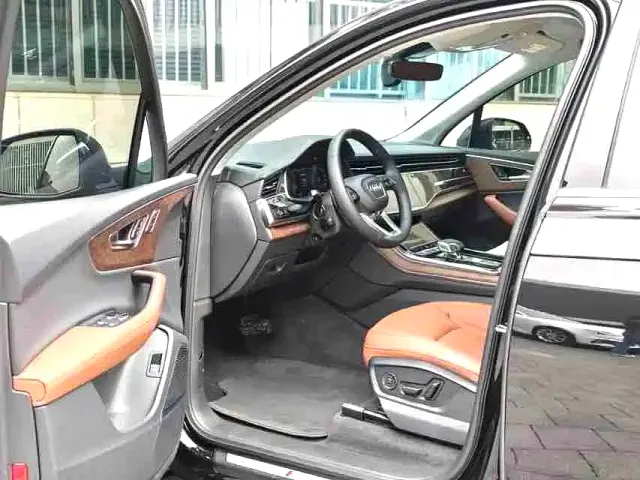 Audi Q7 — Фото автомобиля 5