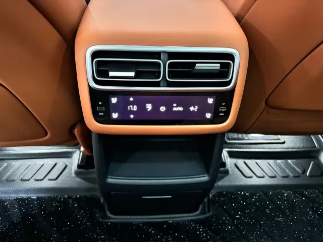Li Auto L7 — Фото автомобиля 15
