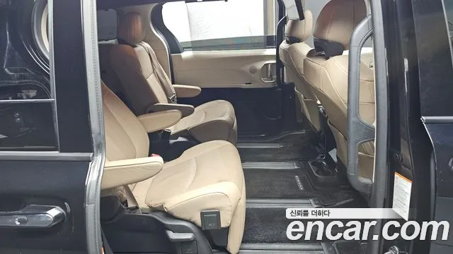Toyota Sienna — Фото автомобиля 11