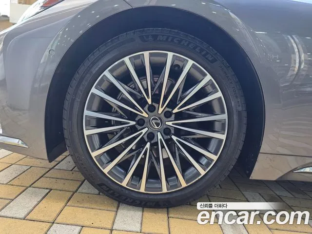 Lexus LS LS500h 5th Gen — Фото автомобиля 5