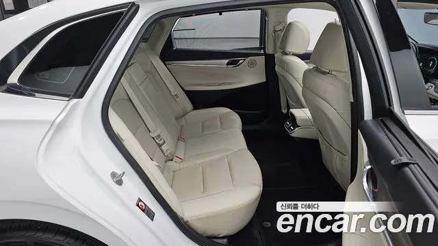 Hyundai Grandeur (New) Hybrid — Фото автомобиля 11