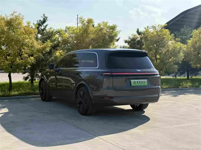 Li Auto L9 — Фото автомобиля 21