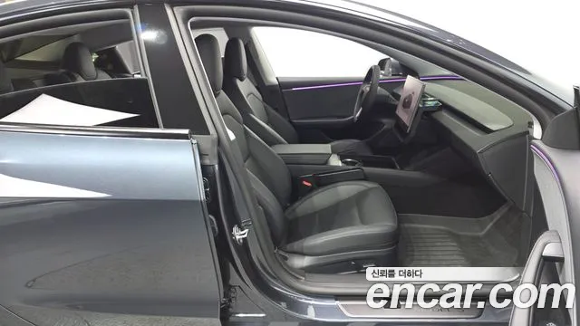 Tesla Model 3 — Фото автомобиля 26
