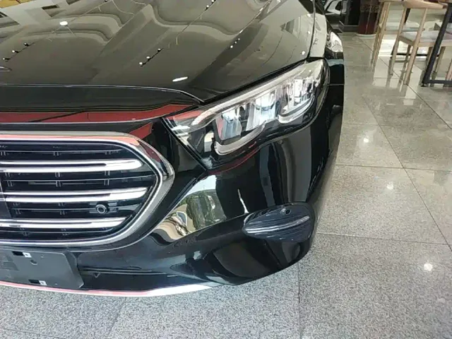 Mercedes-Benz E-Class — Фото автомобиля 23