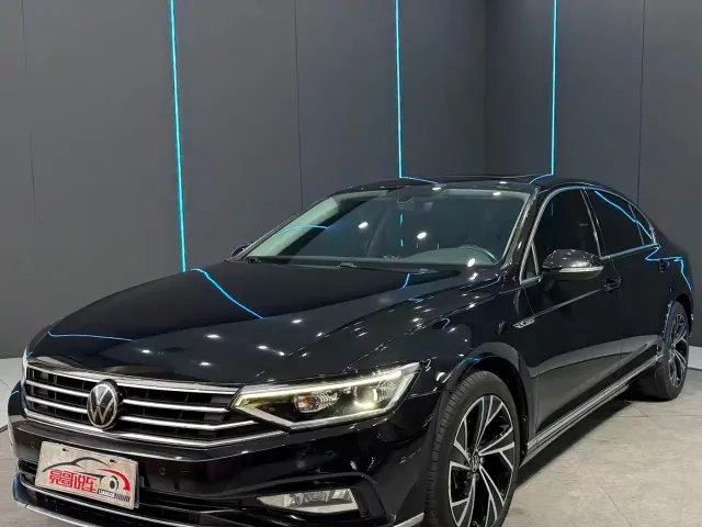 Фотография автомобиля — Volkswagen Magotan
