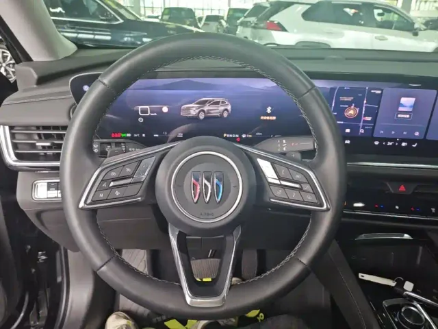 Buick Envision Plus — Фото автомобиля 10