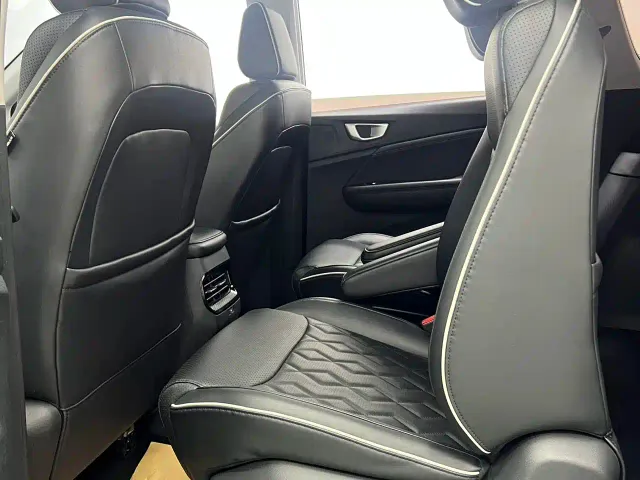 Wuling Jiachen — Фото автомобиля 10