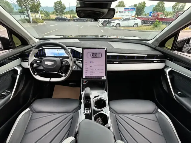 Geely Boyue L 2023 1.5TD DCT Glory Edition — Фото автомобиля 19