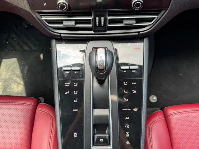 Porsche Macan — Фото автомобиля 10