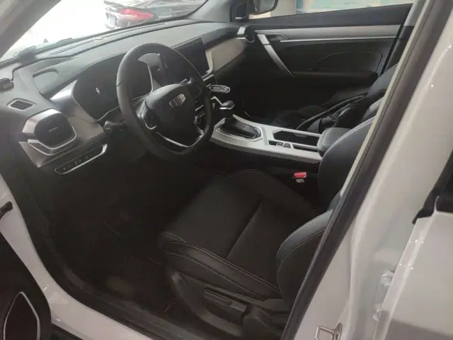 Geely Binyue — Фото автомобиля 10