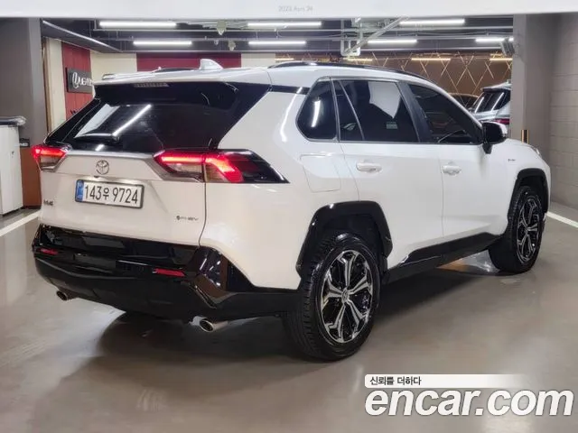 Toyota RAV4 — Фото автомобиля 2