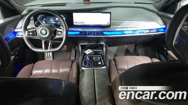 BMW 7 Series G70 — Фото автомобиля 10