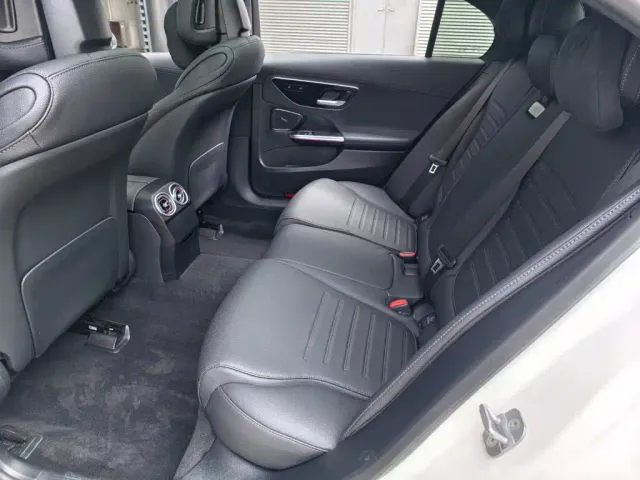 Mercedes-Benz C-Class — Фото автомобиля 7