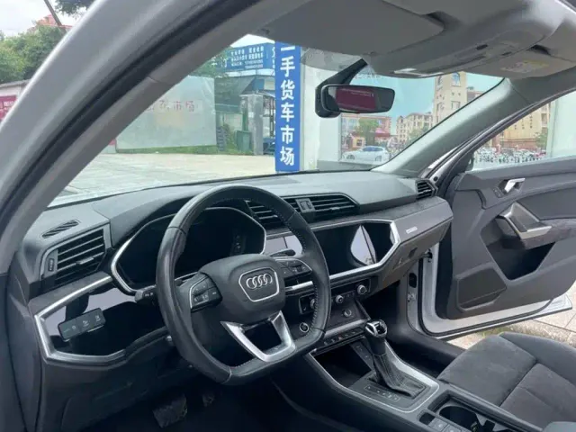 Audi Q3 — Фото автомобиля 11