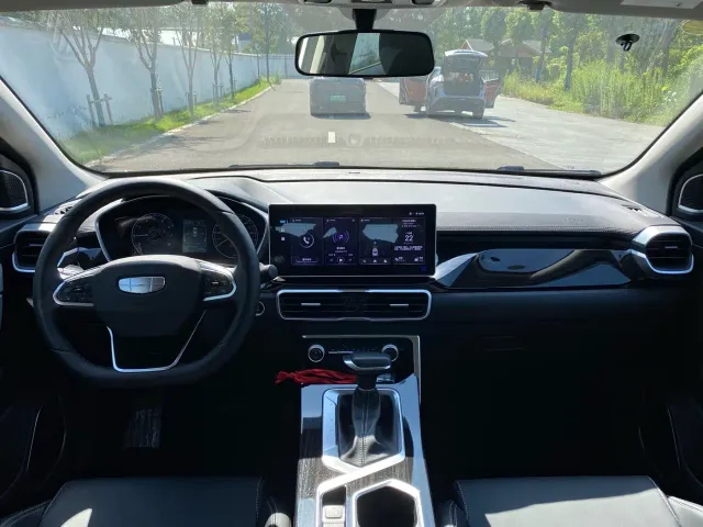 Geely Binyue — Фото автомобиля 8