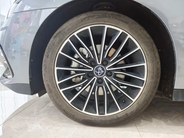 BYD Han — Фото автомобиля 15