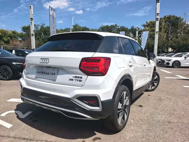 Audi Q2L — Фото автомобиля 23