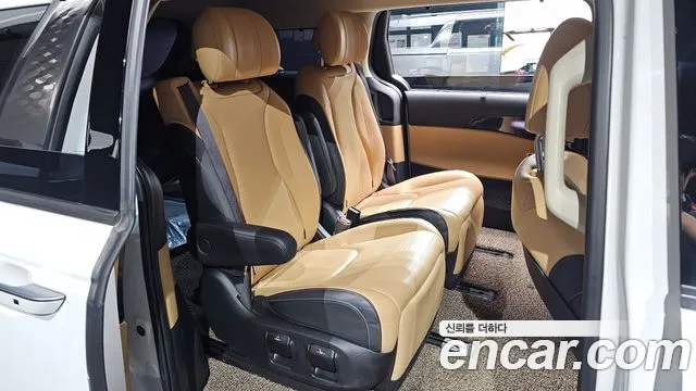 Kia Carnival 4th Gen — Фото автомобиля 11