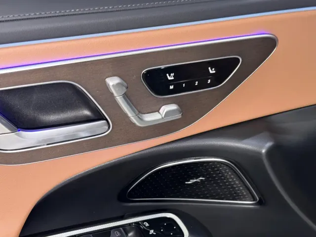 Mercedes-Benz E-Class — Фото автомобиля 17