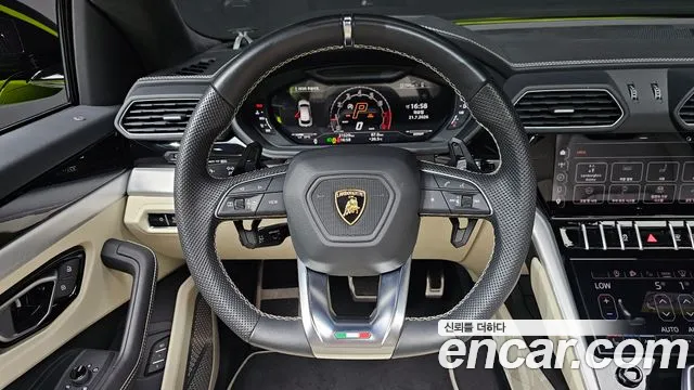 Lamborghini Urus — Фото автомобиля 14
