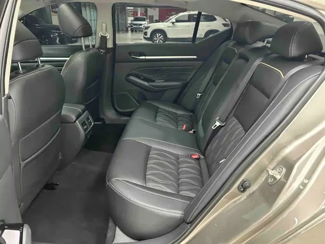 Nissan Teana — Фото автомобиля 20