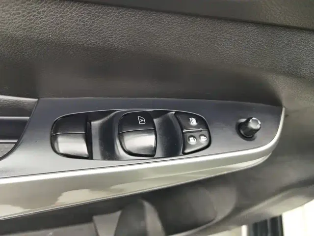 Nissan Terra 2020 2.5L XL Upper 4WD Automatic Luxury Edition — Фото автомобиля 9