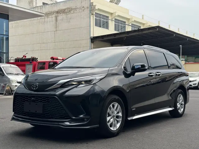 Фотография автомобиля — Toyota Granvia