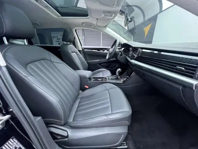 Volkswagen Passat — Фото автомобиля 17