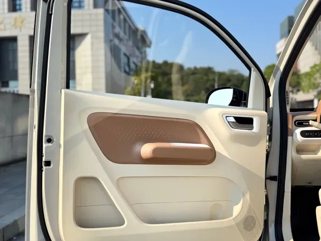 Wuling Hongguang Mini EV — Фото автомобиля 10