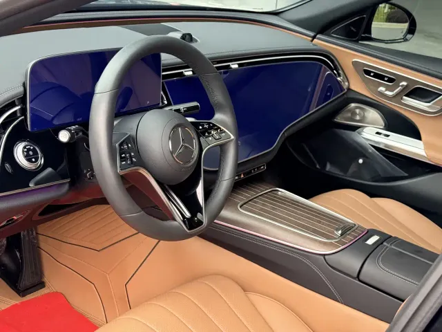 Mercedes-Benz E-Class — Фото автомобиля 13