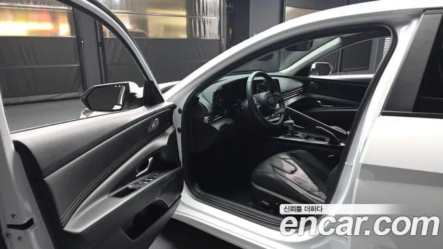 Hyundai AVANTE Avante (CN7) — Фото автомобиля 10