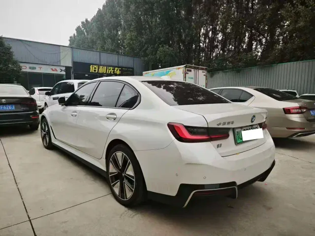 BMW i3 — Фото автомобиля 2