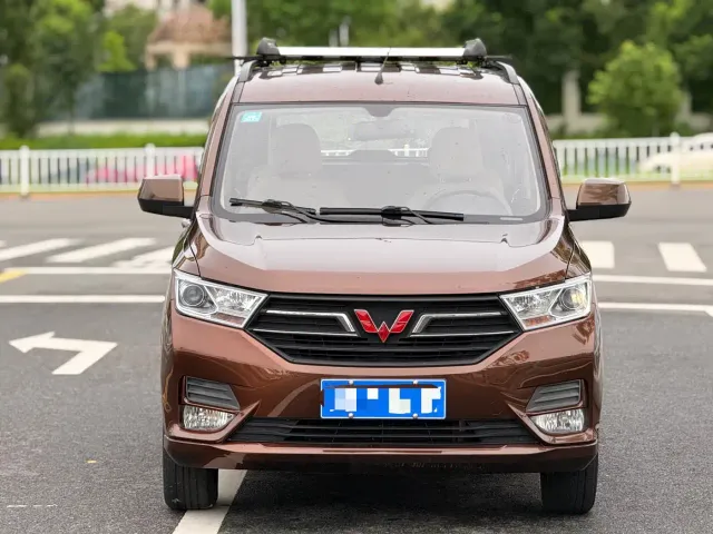 Wuling Hongguang — Фото автомобиля 2