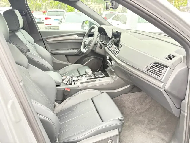 Audi Q5L — Фото автомобиля 9