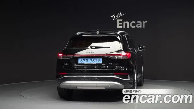 Audi Q4 e-tron — Фото автомобиля 4