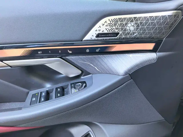 BMW 5 Series — Фото автомобиля 8