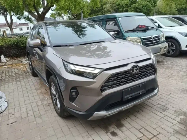 Toyota RAV4 — Фото автомобиля 3
