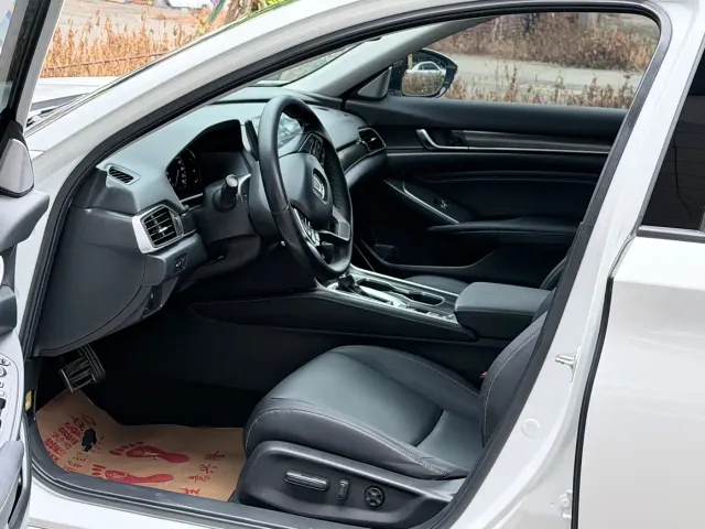 Honda Accord — Фото автомобиля 6