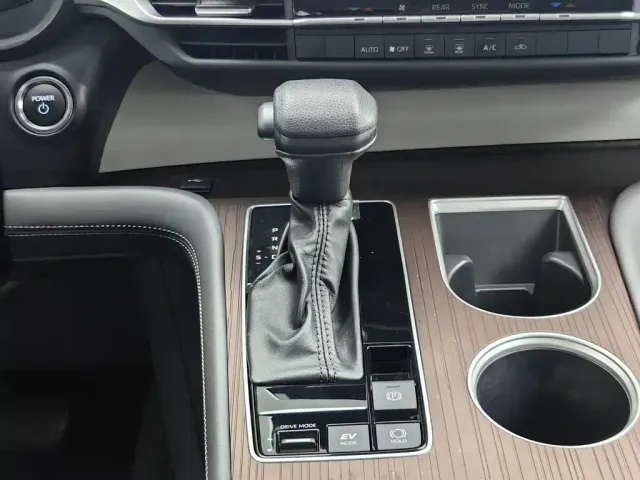 Toyota Granvia — Фото автомобиля 13